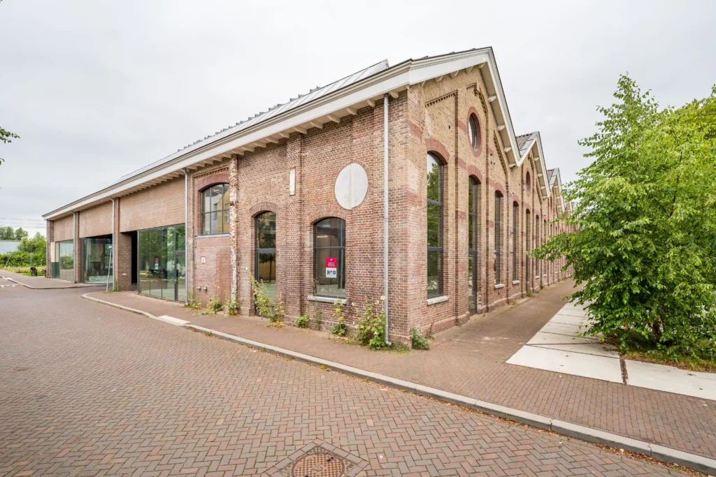 Gevelrestauratie voormalig reparatieloods NS Utrecht